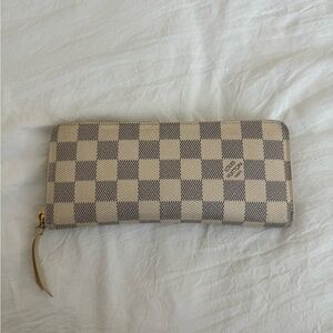 Authentic Louis Vuitton Damier Azur Zippy Wallet